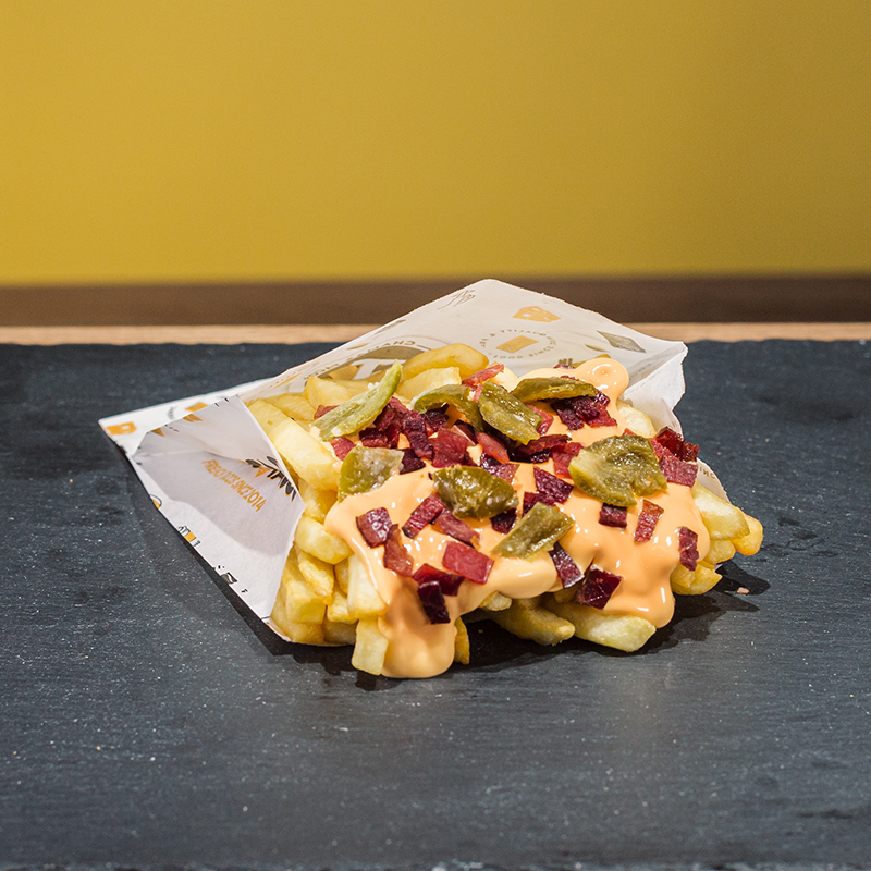 frites-cheese-bacon-jalapenos